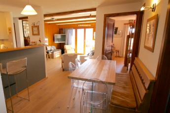 Medran apartment for four with parking